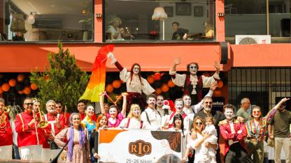 Karataş’ta Nostalji Rüzgarı: Rio Antika Kafe Açılış Festivali Coşkuyla Gerçekleşti
