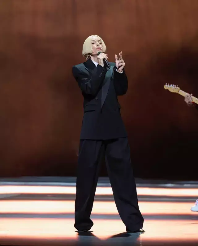 Gülşen’in Londra Konseri Duyurusu Estetik Tartışmalarını Alevlendirdi