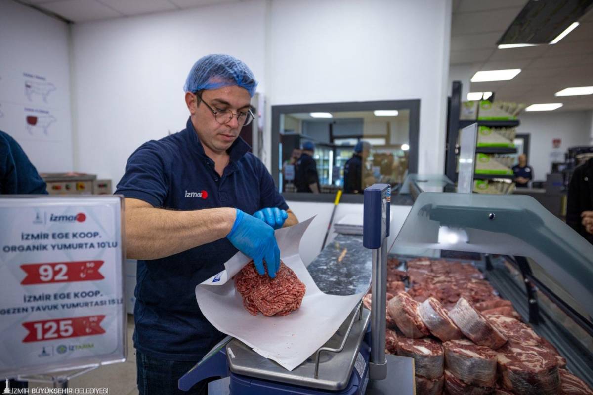 İzmir Büyükşehir Belediyesi tarafından hayata geçirilen tanzim satış modeli İZMAR, kent genelinde yaygınlaşmaya devam ediyor