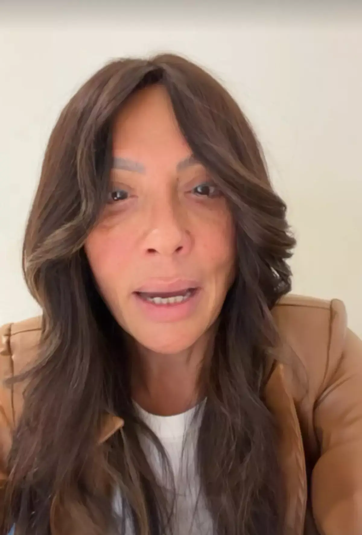 IŞIN KARACA YUNANİSTAN’A ALINMADI: “İZMİR MARŞI NEDEN GÖSTERİLDİ”