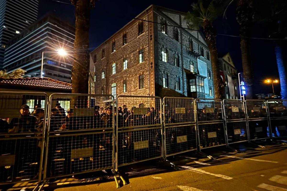 İzmir’de Meslek Fabrikası’nda tahliye başladı: Polis eşliğinde eşyalar toplanıyor