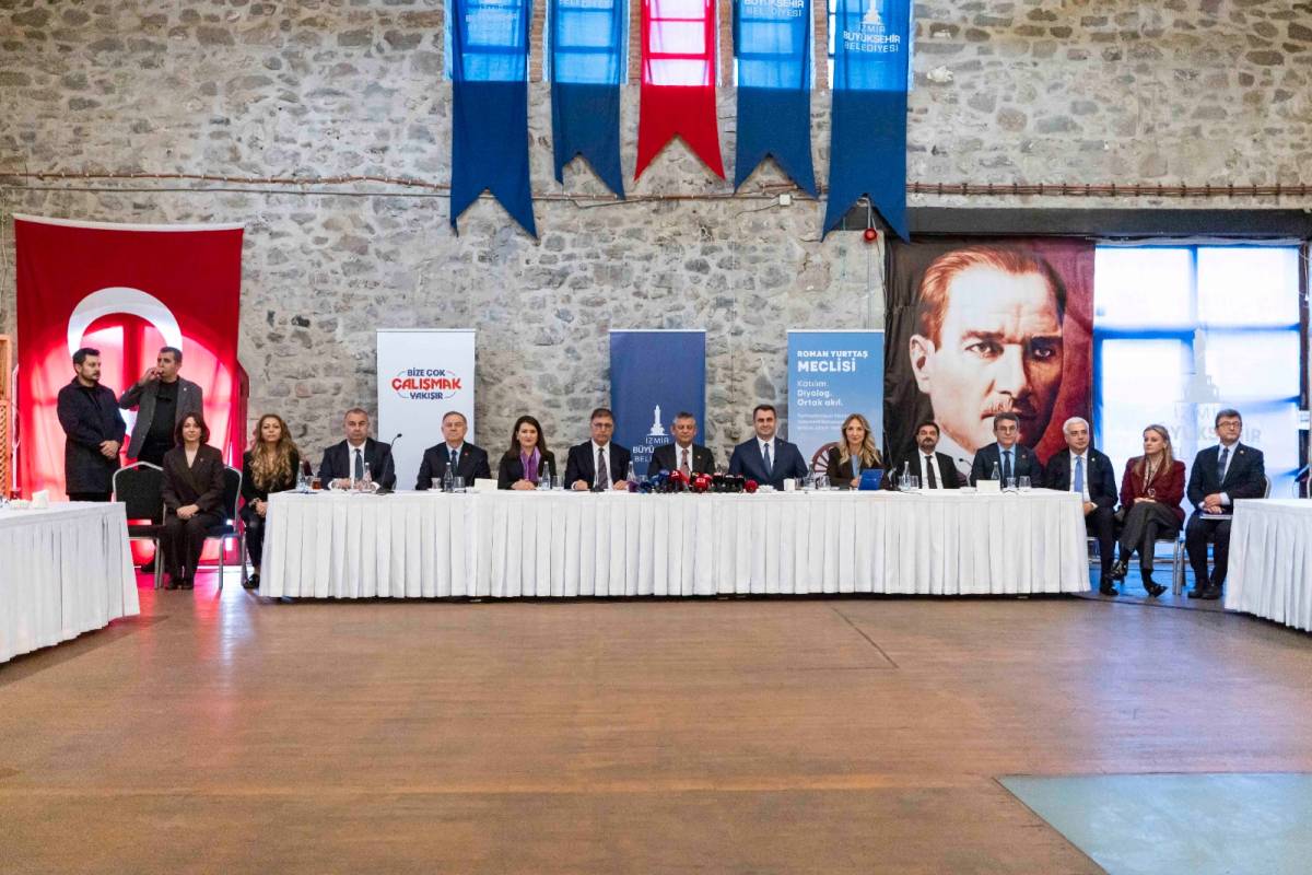 Özgür Özel İzmirli Romanlarla Buluştu: “Parlamentoda Temsiliyetiniz Şart”