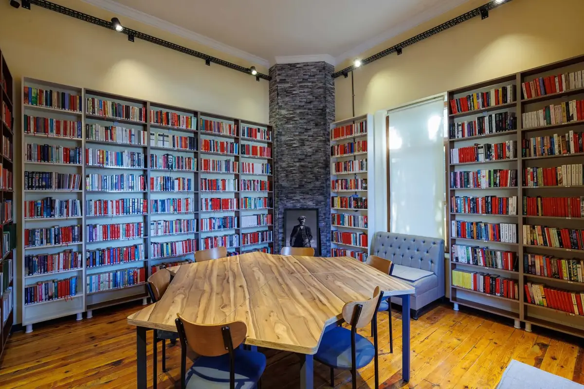 İzmir’de Hasan Âli Yücel Kütüphanesi kapılarını açtı