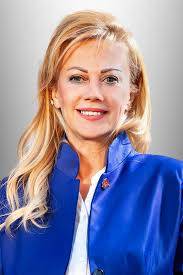 İzmir’de Sanatın Kalbi Attı: Usta Sanatçılara Ödül Yağdı