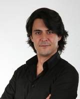 İzmir’de Sanatın Kalbi Attı: Usta Sanatçılara Ödül Yağdı